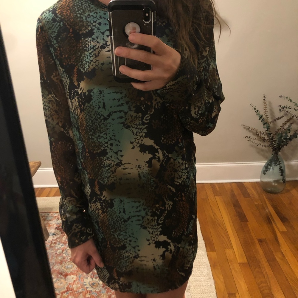 Long sleeve, thin fabric Olivaceous dress